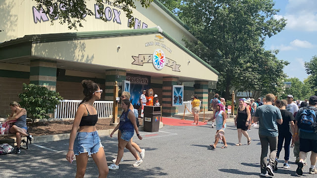 Reeses Meet and Greet Character at the Music Box Theater Hersheypark