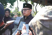 Sambangi Makam Bung Karno, Wamendagri Bima Ajak Pemda Jaga Nilai Luhur Daerah.