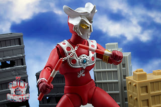 S.H Figuarts Ultraman Leo 23