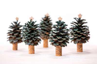 Manualidades para Navidad con piñas de pino
