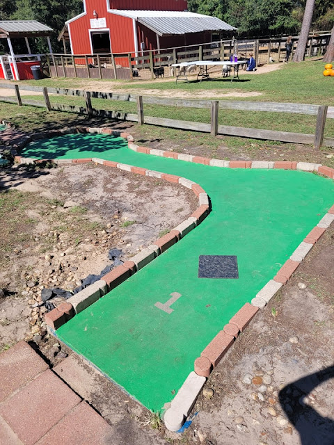 Mini Golf at the 7 Acre Wood Petting Zoo in Conroe, Texas, USA. Photo by PJ Goedhals, October 2021