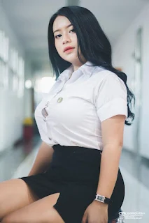 Cewek Cantik Montok Putih Mulus