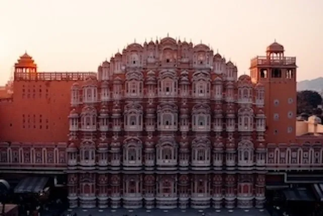Hawa Mahal Jaipur Rajasthan Tour   <img loading="lazy" src="offscreen-image.webp" alt="ऑफस्क्रीन इमेज">