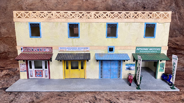 28mm Modern African Terrain. Grand Marché (Big Market) District Shops and Apartments for Mali Wargaming