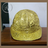 HELM UKIR PROYEK LAPIS EMAS