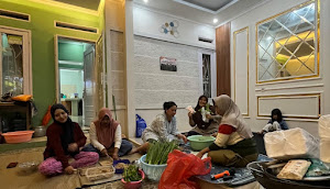 Maj'lis Taklim Nurul Falah Gotong royong Masak Bubur Peringati Malam ASYURA