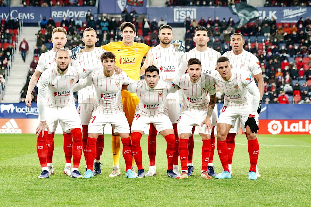 SEVILLA F. C. Temporada 2021-22. Rakitic, Joan Jordán, Bono, En-Nesyri, Rekik, Martial. Gudelj, Óliver Torres, Acuña, Gonzalo Montiel, Diego Carlos. CLUB ATLÉTICO OSASUNA 0 SEVILLA F. C. 0 Sábado 05/02/2022, 21:00 horas. Campeonato de Liga de 1ª División, jornada 23. Pamplona, Navarra, estadio El Sadar: 17.635 espectadores.