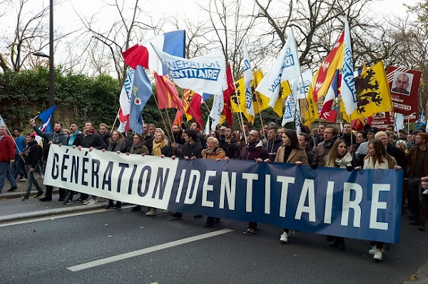 Des militants de Génération identitaire rejugés pour avoir organisé une action sur le toit de la CAF de Bobigny