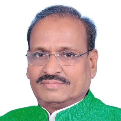एक नजर में जाने कौन है सिसवा विधानसभा से सपा प्रत्याशी सुशील टिबडेवाल, क्या है राजनीतिक व पारिवारिक स्थिति