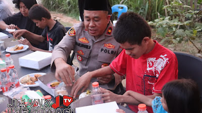 Kapolres Madina Buka Puasa Bersama Keluarga Tuna Netra Di Kelurahan Pidoli Dolok