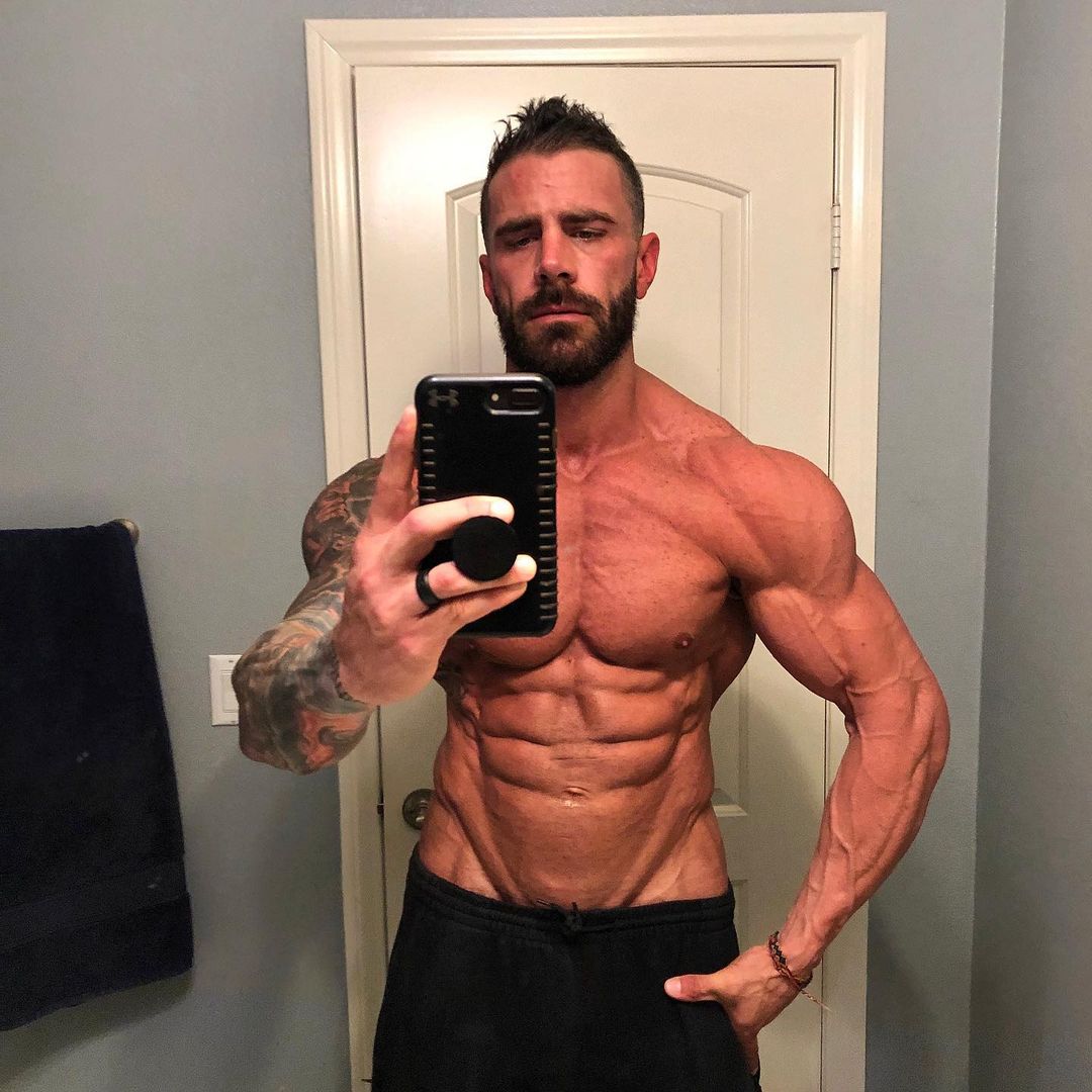 hot-strong-abs-man-shirtless-bearded-alpha-daddy-selfie-parker-egerton