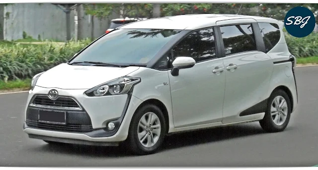 toyota sienta mobil keluarga 2021