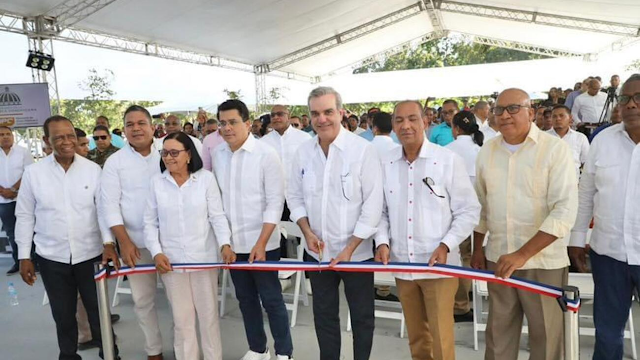 Barahona: Gobierno inaugura reconstrucción carretera Cabral - El Peñón