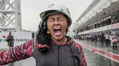 Pantesan Pawang Hujan Mandalika Dicap Memalukan, Oh Ternyata Begini Cara Mbak Rara Mengendalikan Cuaca