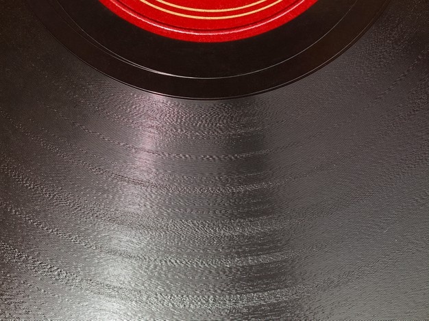 HOW TO CHOOSE A VINYL TURNTABLE