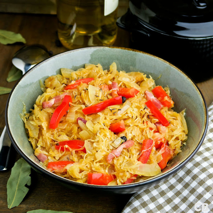 Lekker lang gestoofde zuurkool op Hongaarse wijze met rode paprika en spekjes!