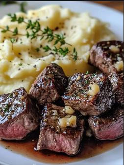 Garlic Butter Steak Bites with Creamy Mashed Potatoes