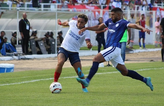 Itabuna vence o Bahia, abre vantagem na semifinal e aumenta pressão no tricolor