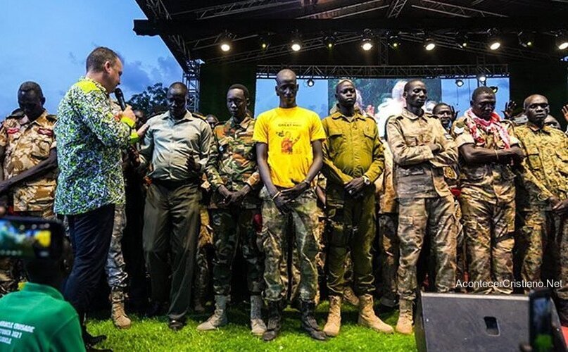 Conversión al cristianismo de soldados de Sudán del Sur