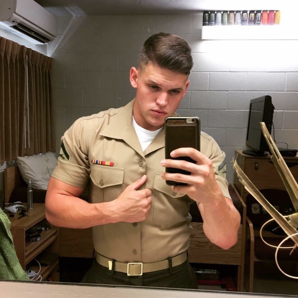 hot-strong-muscular-guy-in-military-clothes-uniformed-male-soldier-selfie