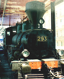 Nisan 1917'de Lenin'i Sankt-Peterburg'ın Finlandiya İstasyonu'na getiren lokomotif