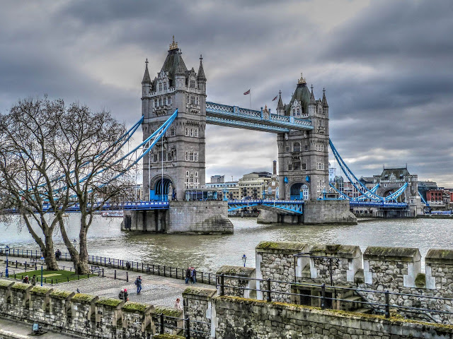 8 Essential Places to See in London