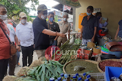 Pantau Pasar Tradisional H-1 Natal, Maurits Mantiri Pastikan Stok Kebutuhan Pokok Aman