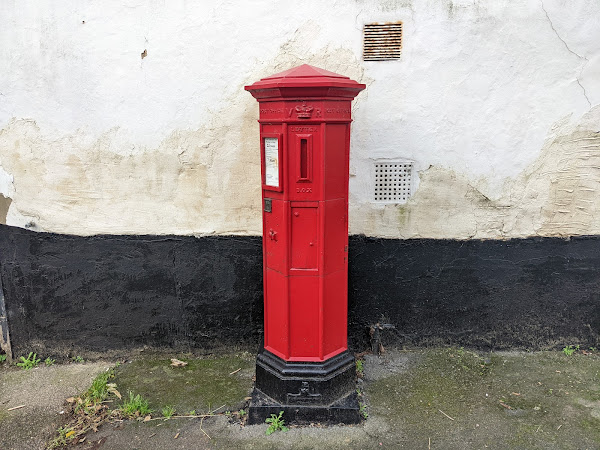 Victoria post box at Castle Street and Double Street junction