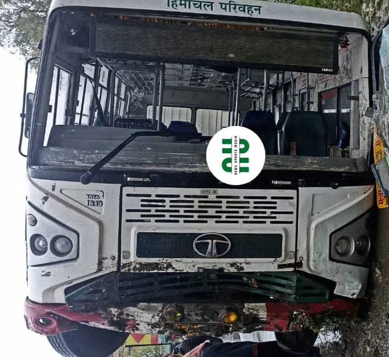 Kullu News: HRTC bus accident happened while going from Manali to Delhi