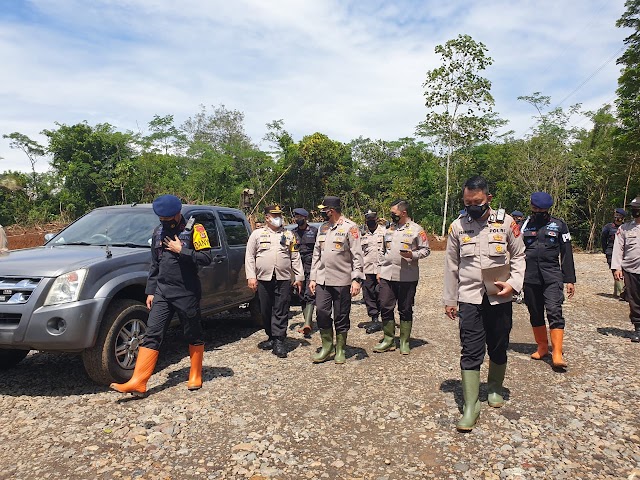 Wakapolda Jabar Meninjau Pembangunan Mako Brimob Batalyon D Polda Jabar di Cineam 