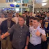 Presidente Bolsonaro é aclamado aos gritos de "MITO" por multidão no Aeroporto de Rio Branco/ACRE; VEJA VÍDEO