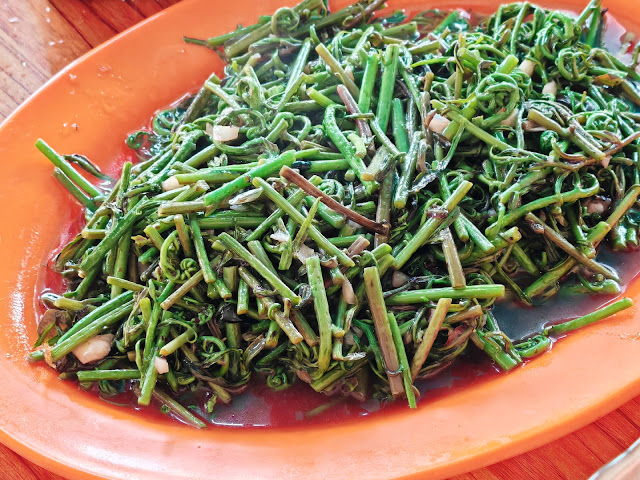 Lundu_Ah_Hang_Seafood_Corner_潮州小炒_Tua_Pek_Kong_Temple