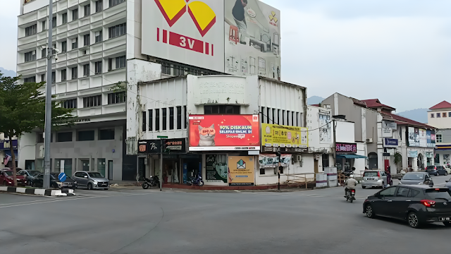 Shopee Ad Jalan Kota Taiping LED Billboard Advertising Beside Bangunan Malaysia Taiping Perak Jalan Sultan Abdullah Taiping Digital Out of Home Advertising