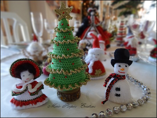 Figurines de Noël Marie Poupées