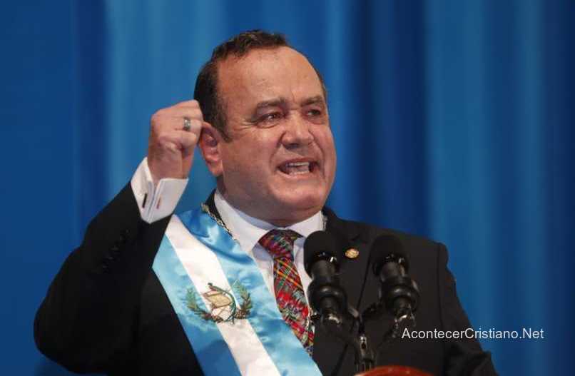 Presidente de Guatemala, Alejandro Giammattei provida