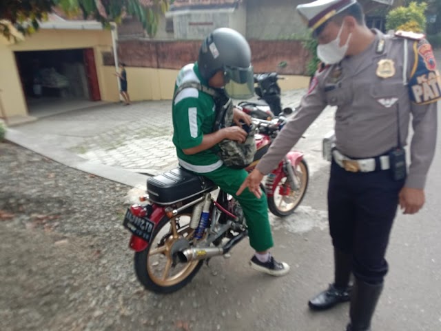 Mengganggu dan Bising, Polres Kebumen Tilang Penggunaan Knalpot Brong