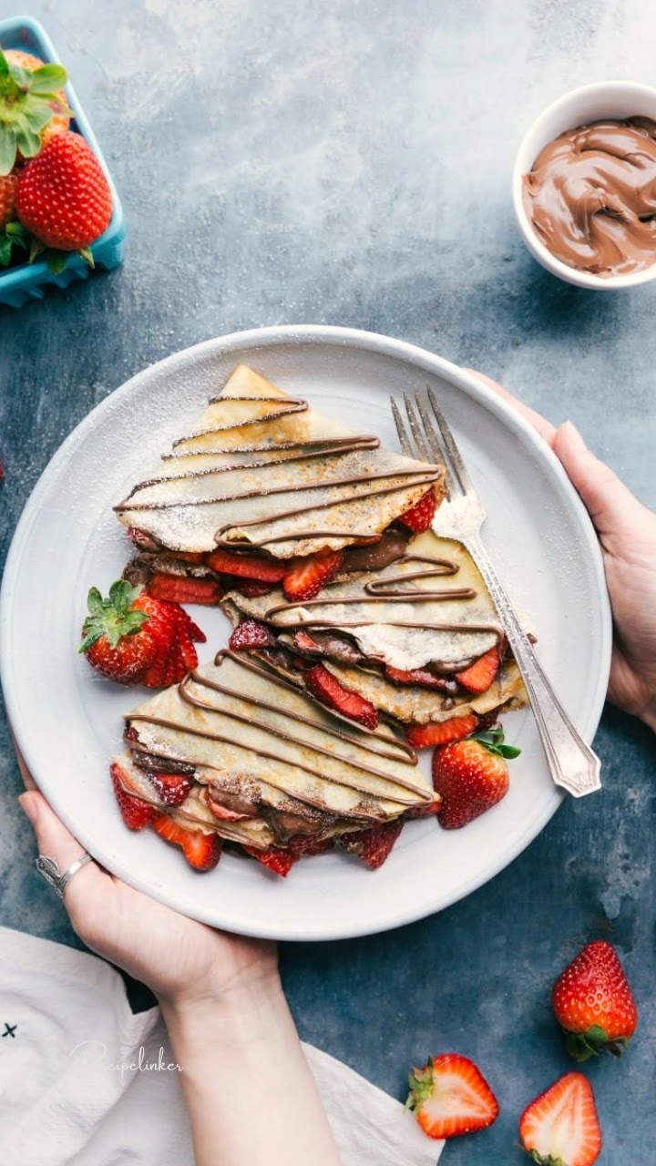 Nutella crepes[https://www.recipelinker.com/2021/07/nutella-crepes-crepes-are-worlds.html]