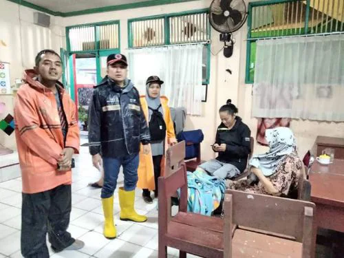 Bergerak Cepat, Wawako Ekos Albar Tinjau Kondisi Banjir di Kota Padang