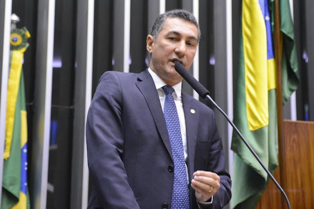 Deputado Federal Jesus Sérgio apresenta emenda à MP para impedir novos aumentos na conta de energia