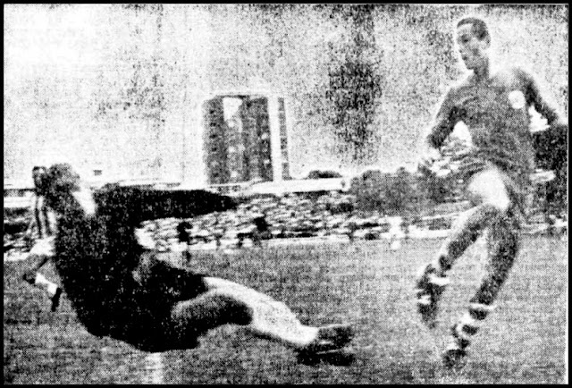 Boronat, ante la salida de Aguilar, envía un centro al área vallisoletana que no encontraría remate. REAL VALLADOLID DEPORTIVO 0 REAL SOCIEDAD DE FÚTBOL 1 Domingo 09/06/1968. Promoción de ascenso a 1ª División, partido de ida. Valladolid, estadio Municipal José Zorrilla.  GOLES: 0-1: 73’, Boronat