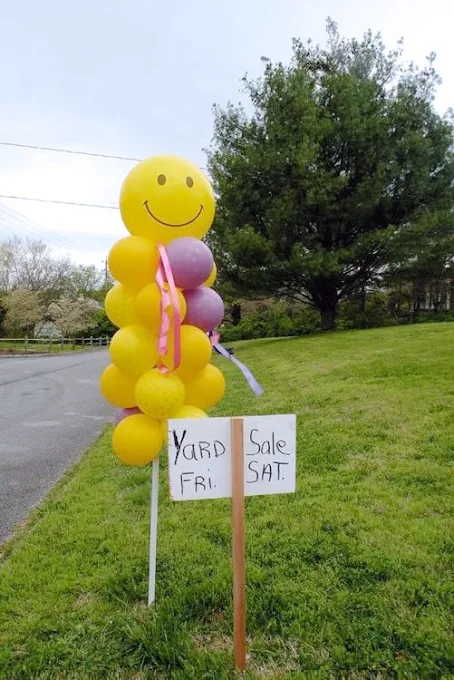 Cute Yard Sale Balloons