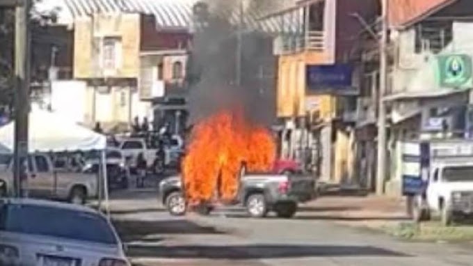 Van 13 vehículos incendiados entre Uruapan y San Juan Parangaricutiro