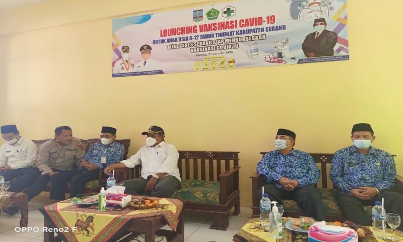 Kapolsek Kopo Dampingi Wakil Bupati Kabupaten Serang Launching Vaksinasi Merdeka Anak di MIN 3 Serang
