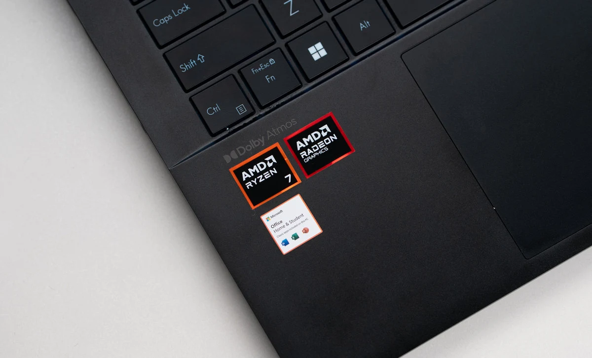 Lebih Dekat dengan Asus Vivobook S 14 OLED M5406: Laptop AI Ringkas, Tipis, dan Kencang!