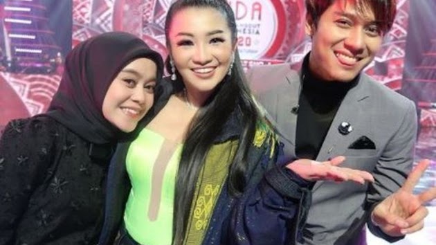 Dicibir Warganet Lantaran Setia Dukung Lesti Kejora dan Rizky Billar hingga Rajin Beri Ucapan Monthsary, Fitri Carlina Justru Ungkap Fakta Ini