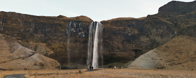 Seljalandsfoss es una de las cascadas más famosas de Islandia.
