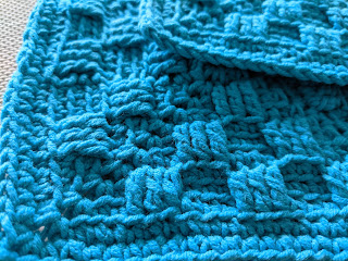 Detail showing sides of the Basket Weave Hot Pads