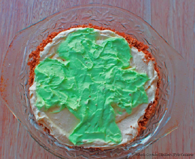 shamrock on top of cheese pie