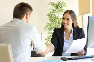 كيف تجيب على أصعب سؤال: أخبرنا عن نفسك