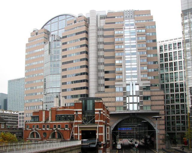 Alban Gate or 125 London Wall by Terry Farrell, City of London